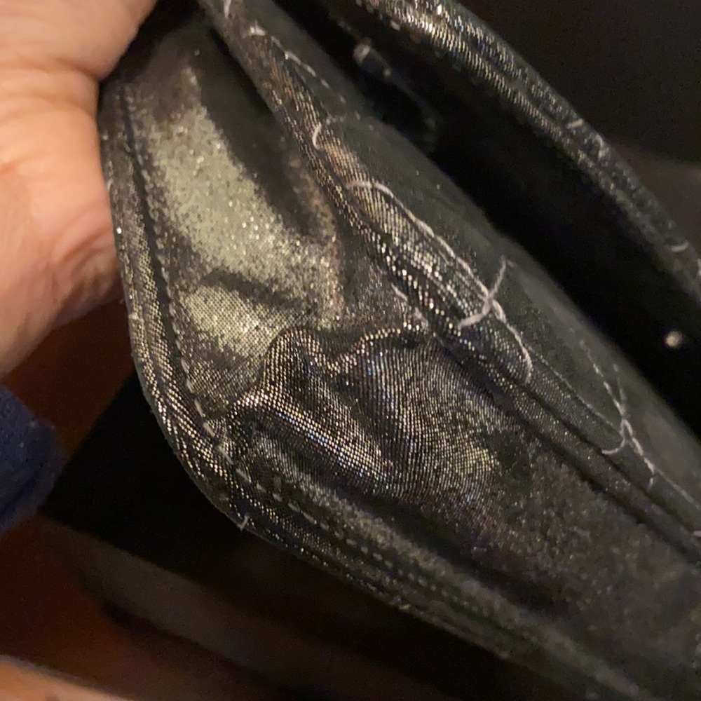 Chanel wallet on a chain - Picture 5 of 9